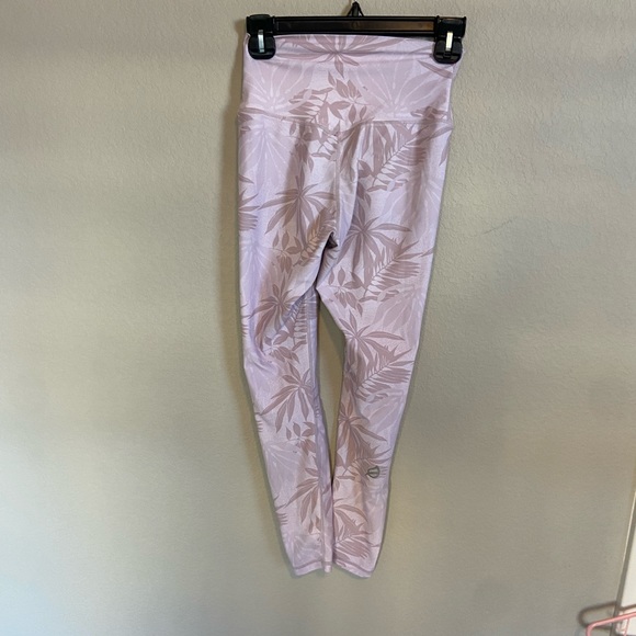 P'tula Floral Print Baby Pink Active Leggings - Picture 2 of 7